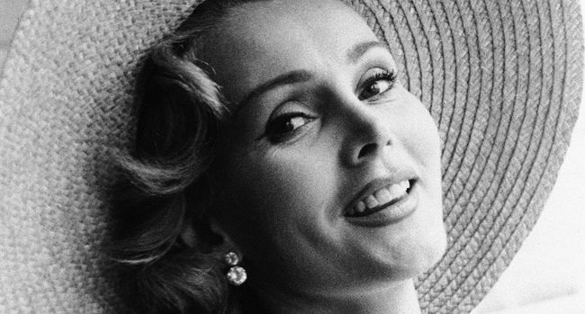 Zmarła aktorka Zsa Zsa Gabor uważana za prototyp celebrytki. Miała 99 lat