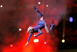 Lady Gaga skoczyła z dachu stadionu na Super Bowl! Niezapomniane widowisko