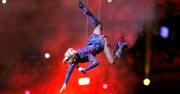 Lady Gaga skoczyła z dachu stadionu na Super Bowl! Niezapomniane widowisko