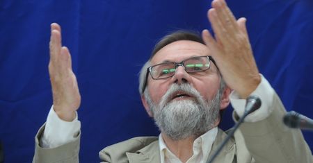 Obietnice PiS. Bugaj: kiełbasa wyborcza bez żadnych osłon