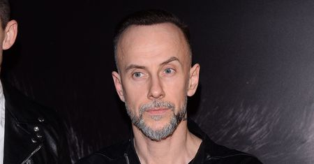 Nergal przykleił figurkę Jezusa do sztucznego penisa. Teraz każe odczepić się od kobiet