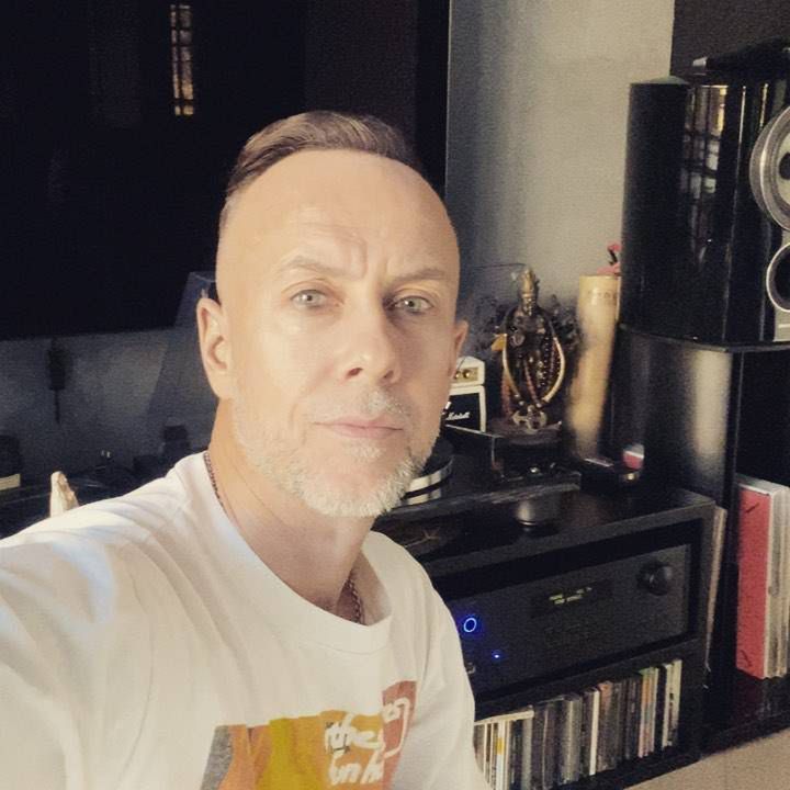 Nergal pokazał salon
