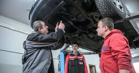 Co warto wymienić w aucie z drugiej ręki?