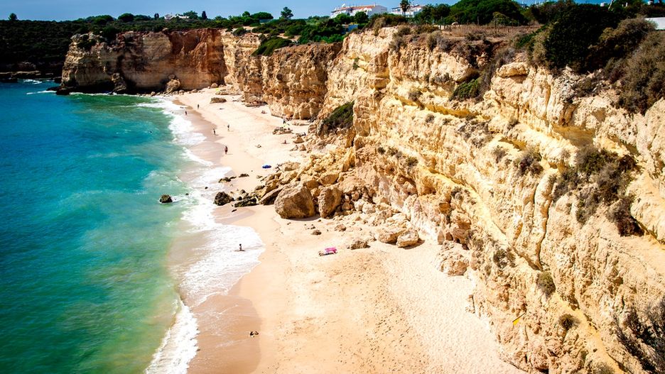 Malownicze Wrota Piekieł na portugalskim wybrzeżu leżą nieopodal miasta Boca