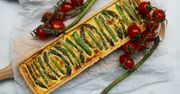 Wiosenna tarta ze szparagami i serowo jajecznym farszem