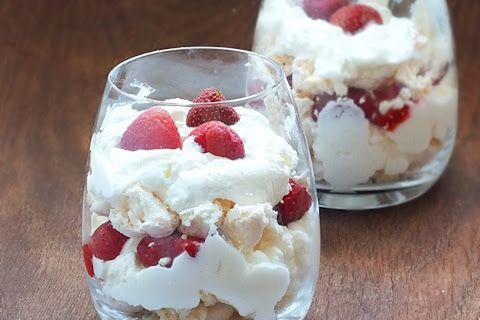 Elegancki deser - eton mess