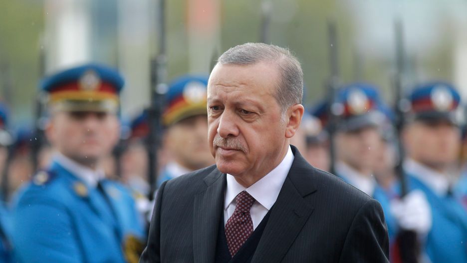 Erdogan sięga po pełnię władzy w Turcji