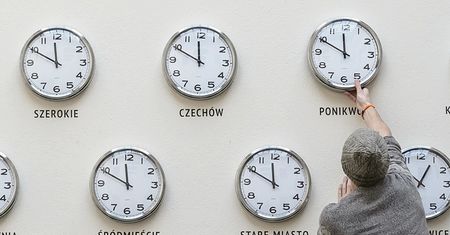 Najgłupsza konsekwencja sobotniej zmiany czasu to... pryszcze