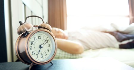 Zmiana czasu 2019 – już w niedzielę zmiana czasu na letni. Sprawdź, w którą stronę trzeba przesunąć wskazówki zegara