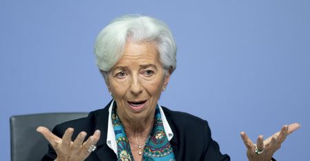 Kursy walut. "Sowa" za sterami Europejskiego Banku Centralnego
