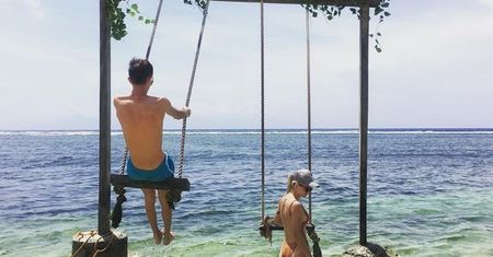 Gwiazda w odważnym stroju kąpielowym