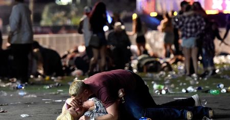 Chronił ją przed kulami. Jedno zdjęcie zrobione w Las Vegas przejdzie do historii