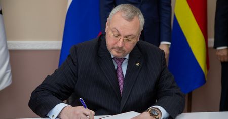 Nie żyje były wiceprezes Gazprombanku Władysław Awajew. Znaleziono ciała jego żony i córki.