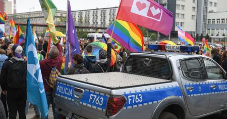CBOS: Polacy raczej nie widzą potrzeby wspierania LGBT+