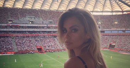 Mecz Polska-Gruzja: Natalia Siwiec zaliczyła zabawną wpadkę na meczu Polska-Gruzja