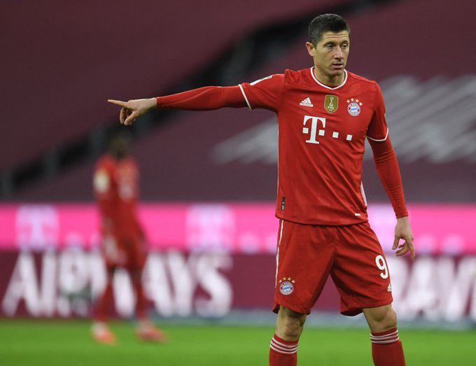 Robert Lewandowski nie będzie mógł grać przez około 4 tygodnie.