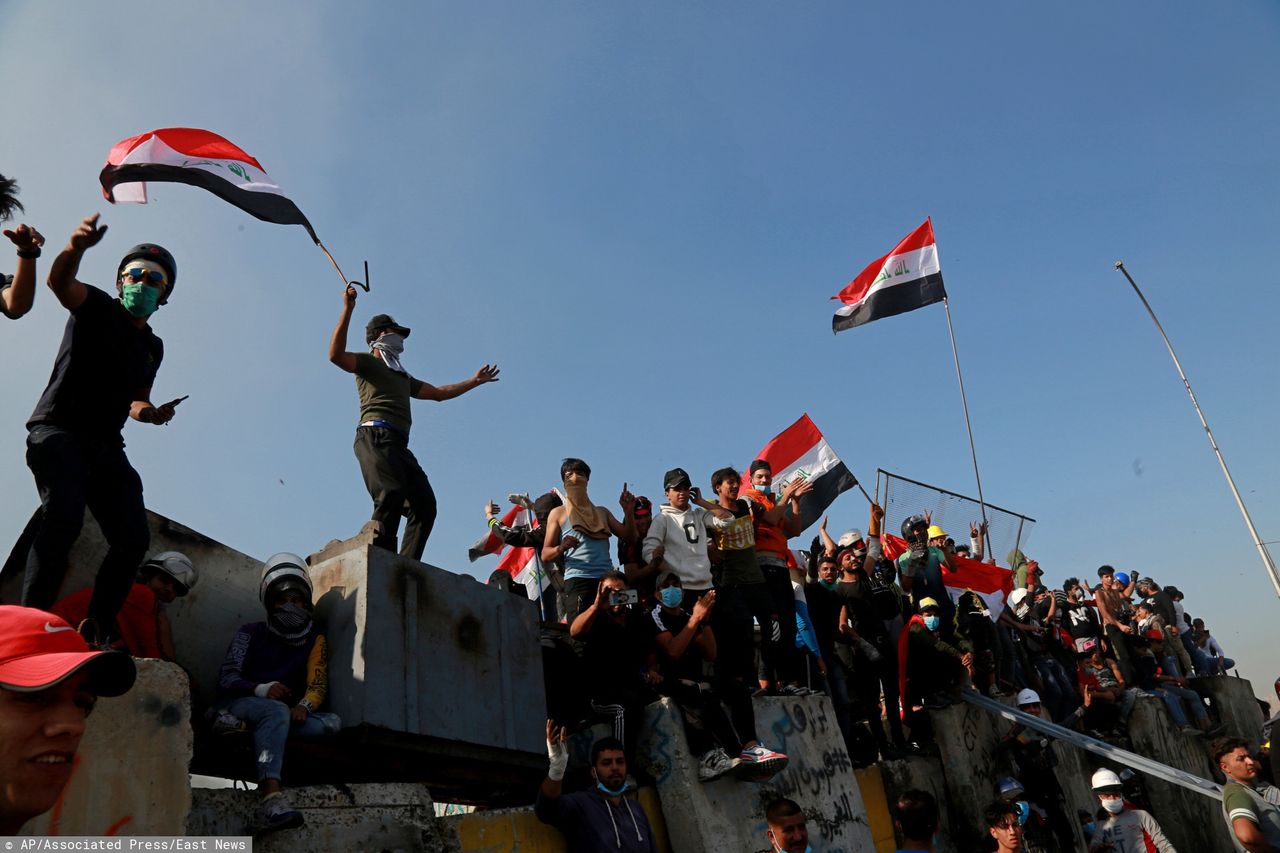 Irak zamyka granicę z Iranem. Masowe protesty