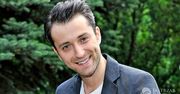 Filip Bobek zdradził swoje plany na wieczór. Wygląda na to, że nie spędzi go samotnie....