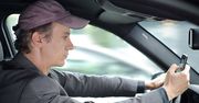 2 na 3 Polaków rozmawia przez komórkę podczas jazdy. Jest coraz gorzej