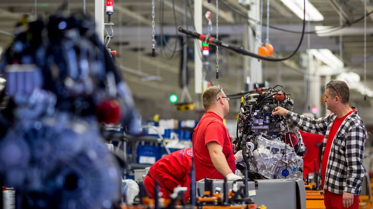 Montaż 450 nowych robotów doprowadzi do zwolnienia około 750 osób.