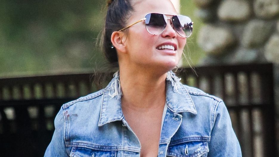 Chrissy Teigen 10 lat temu powiększyła biust