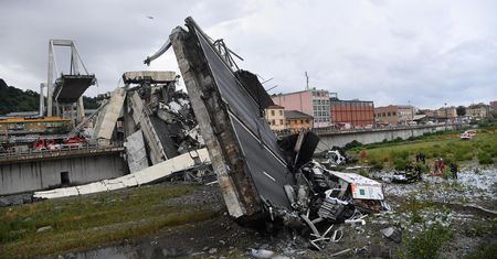 Cud w Genui. Ranny 29-latek godzinami wisiał 20 metrów nad ziemią