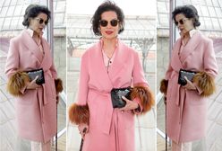 LOOK OF THE DAY: Bianca Jagger cała w różu Prady