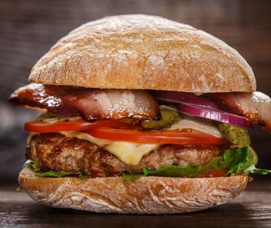 Burger na bogato według przepisu Mateusza Gesslera