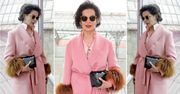 LOOK OF THE DAY: Bianca Jagger cała w różu Prady