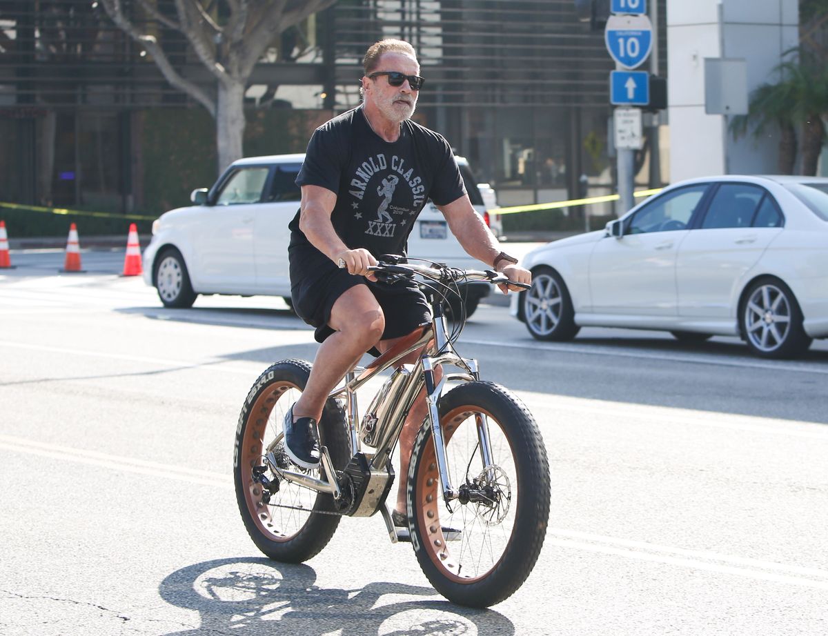 Arnold Schwarzenegger dba o formę na rowerze. Niedawno skończył 72 lata