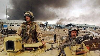 "Szczury pustyni" na Challengerach wkraczają do Basry (Fot. AFP)