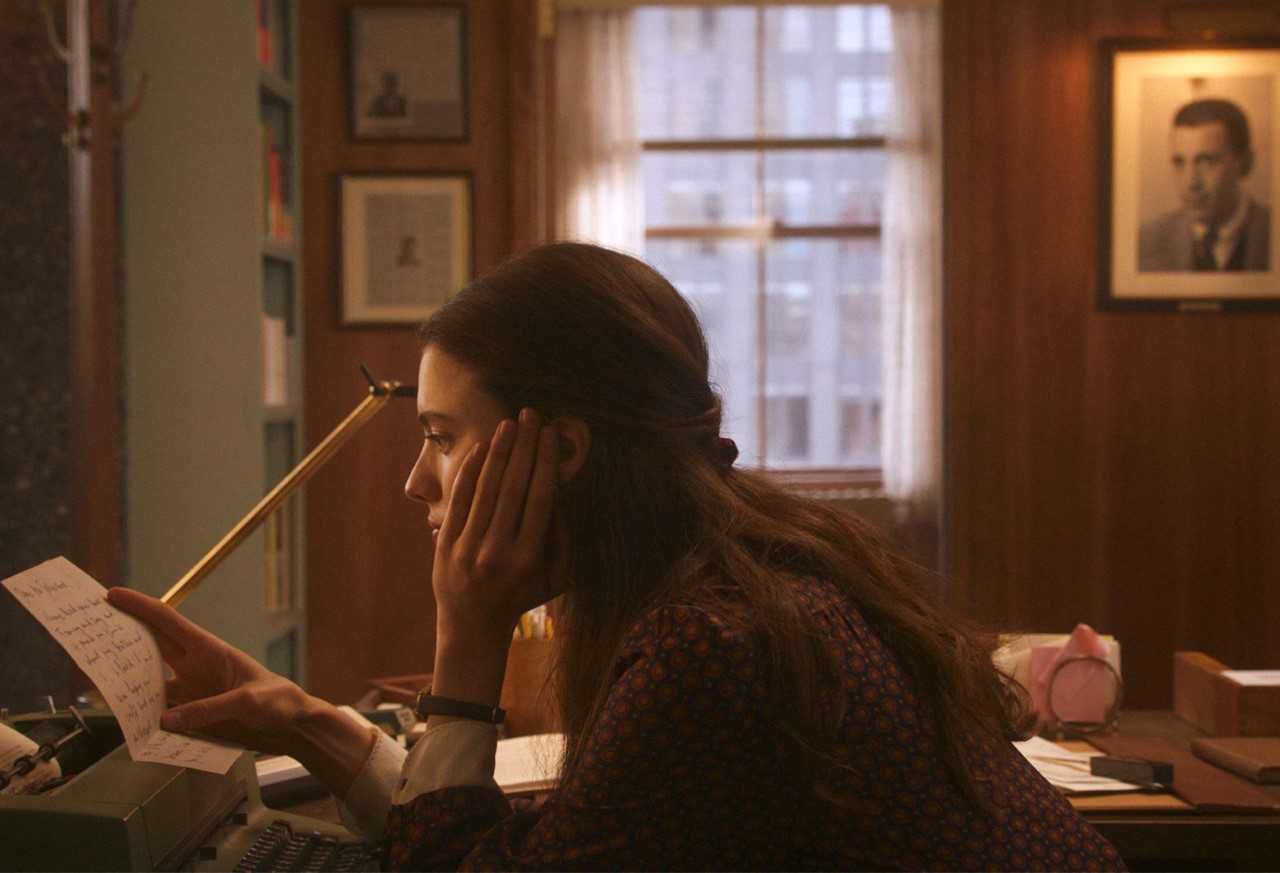 "Mój rok z Salingerem" Philippe'a Falardeau to adaptacja pamiętników Joanny Rakoff (w filmie Margaret Qualley) 