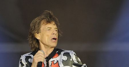 Mick Jagger imprezuje w Moskwie. Gwiazdor The Rolling Stones bawi się z młodą wokalistką