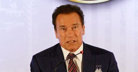 Arnold Schwarzenegger boi się koronawirusa. 250 tys. ludzi zostało na lodzie