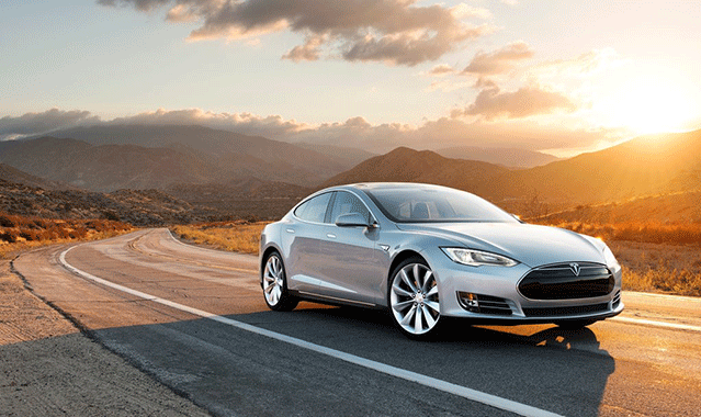 Tesla model S ma pobić rekord na legendarnym Pikes Peak