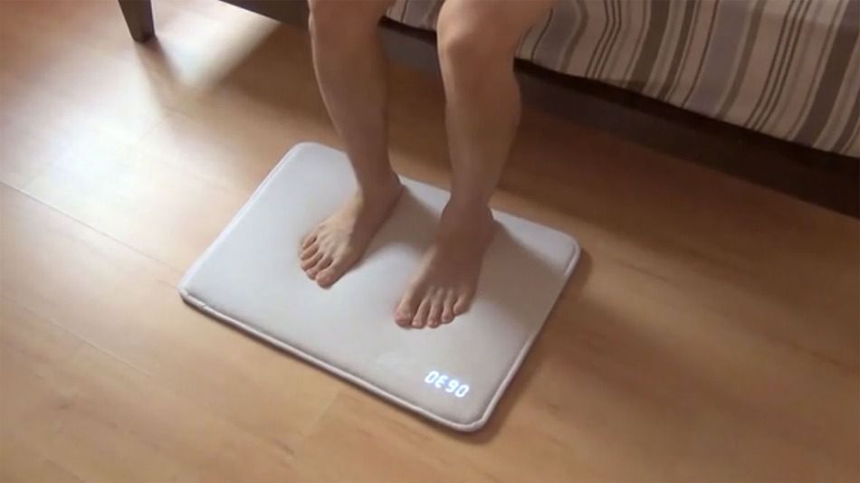 Najlepszy budzik na świecie. Nowy wynalazek wielkiego śpiocha