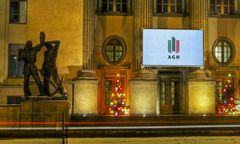 Naukowcy z AGH mieli wyłudzić ponad 2 mln na fikcyjne granty. Prace pisali im rodzina oraz znajomi