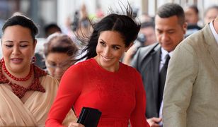 Pierwsza poważniejsza wpadka Meghan. Zapomniała odciąć metkę od sukienki