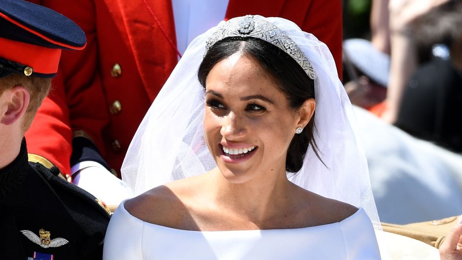 Meghan Markle będzie musiała powiadomić amerykański urząd skarbowy, gdy dostanie kosztowną biżuterię.
