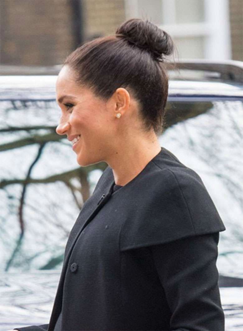 Stylizacja Meghan Markle na spotkaniu ze studentami