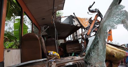 Potworne zderzenie autobusów. Co najmniej 50 osób spłonęło żywcem