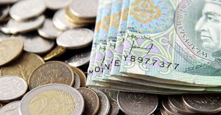 GUS: W 2013 r. cudzoziemcy spoza granicy UE wydali w Polsce 8,2 mld zł