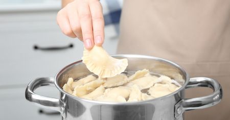 Przy mrożeniu pierogów musisz pamiętać o kluczowej zasadzie. Inaczej nie będą smaczne