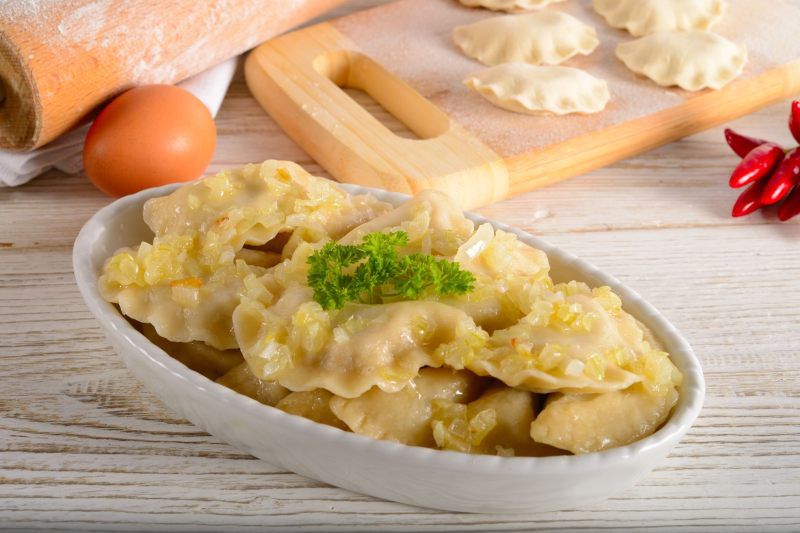 Sposób na elastyczne i pyszne ciasto na pierogi