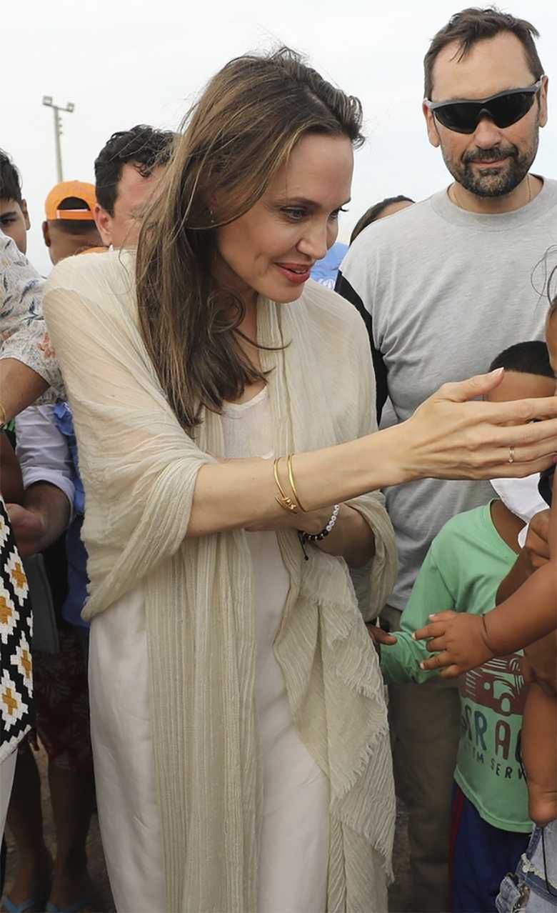 Angelina Jolie  jest coraz chudsza