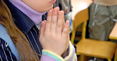 Szokujące treści w podręczniku do religii. W te słowa trudno uwierzyć