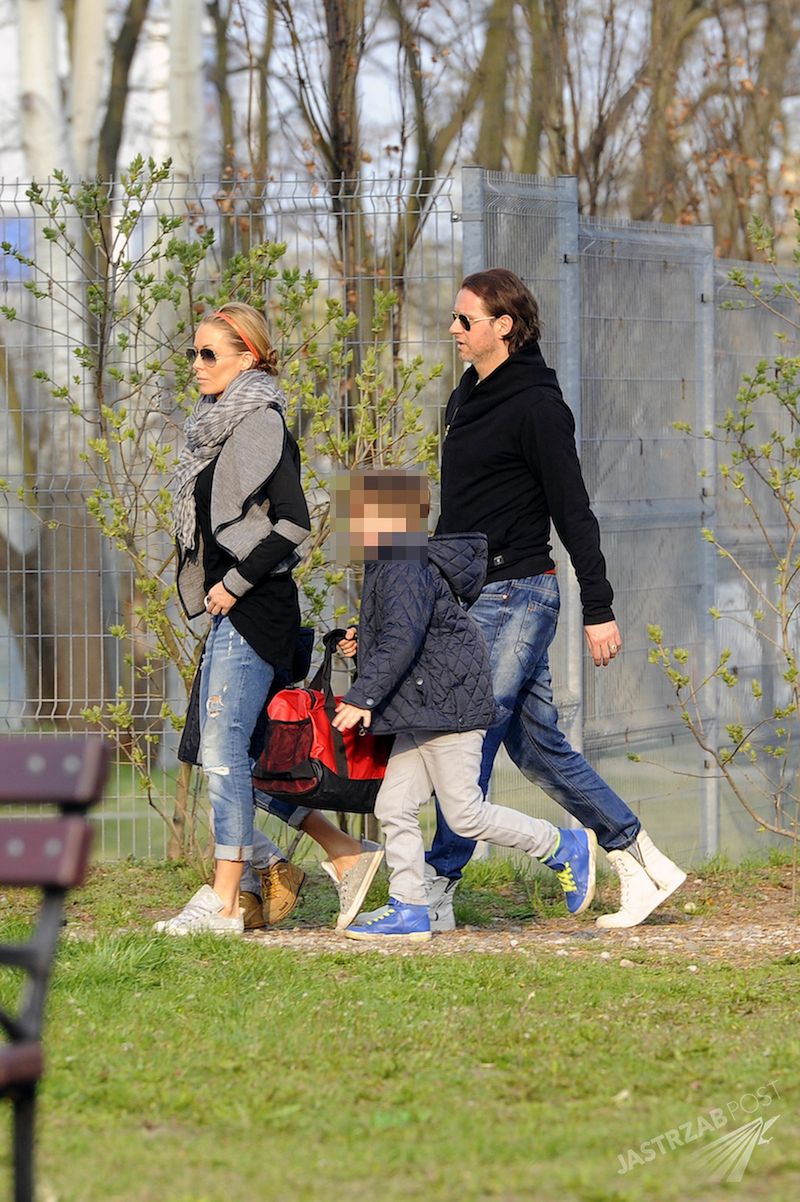 Małgorzata Rozenek i Radosław Majdan z dziećmi - zdjęcia paparazzi
