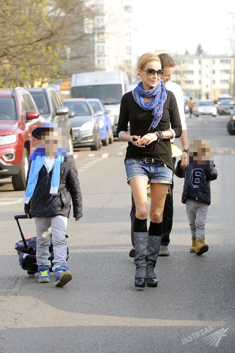 Małgorzata Rozenek i Radosław Majdan z dziećmi - zdjęcia paparazzi