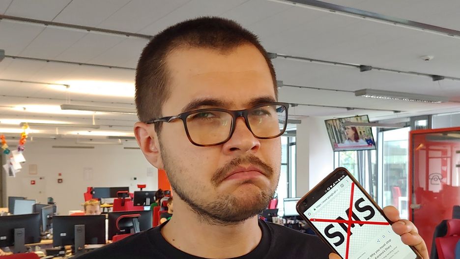 Moja twarz oddaje moje odczucia co do SMS-ów.