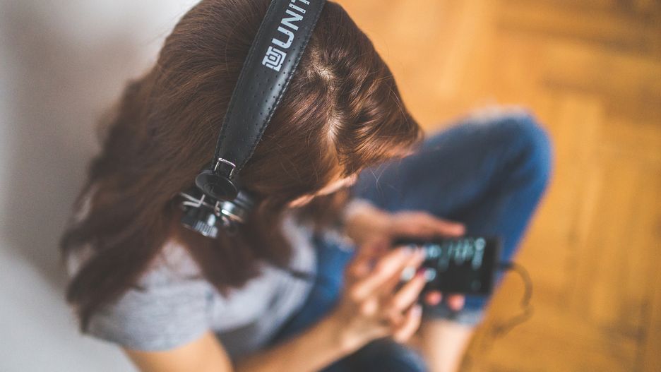 Muzyka to popularne hobby. Coraz częściej słuchamy jej bezpośrednio z internetu.